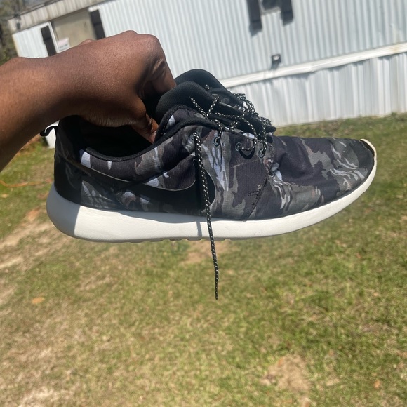Nike Roshe Run Shoes (Size 13) (Dark Blue Camo) - Picture 1 of 8